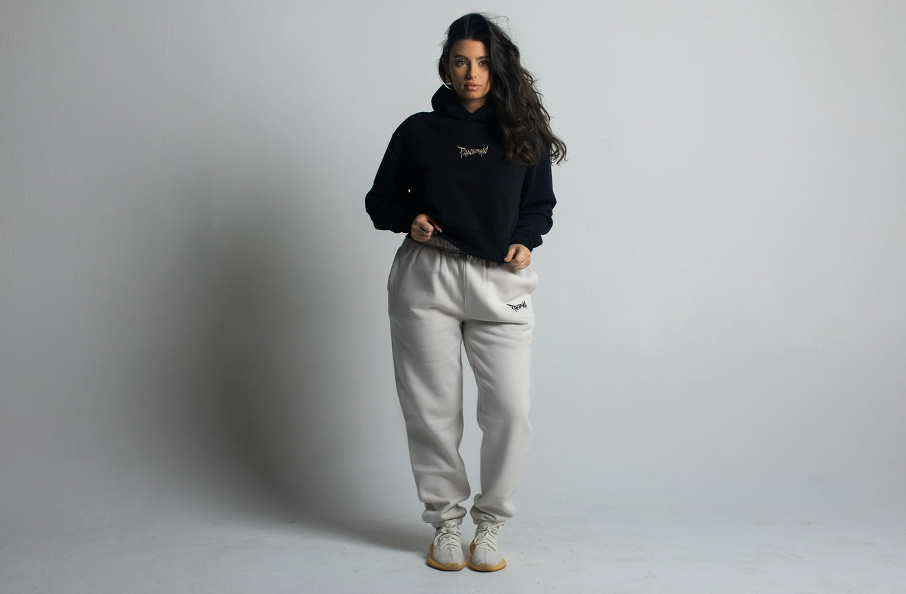 No Limit Women's Relax Crop Hood in Noir