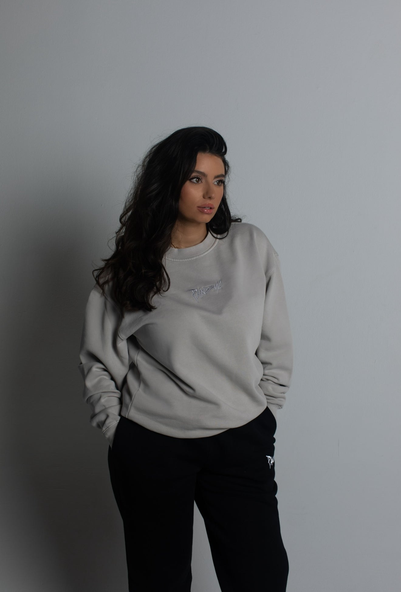 Relax Faded Crew Sweater in Chalk