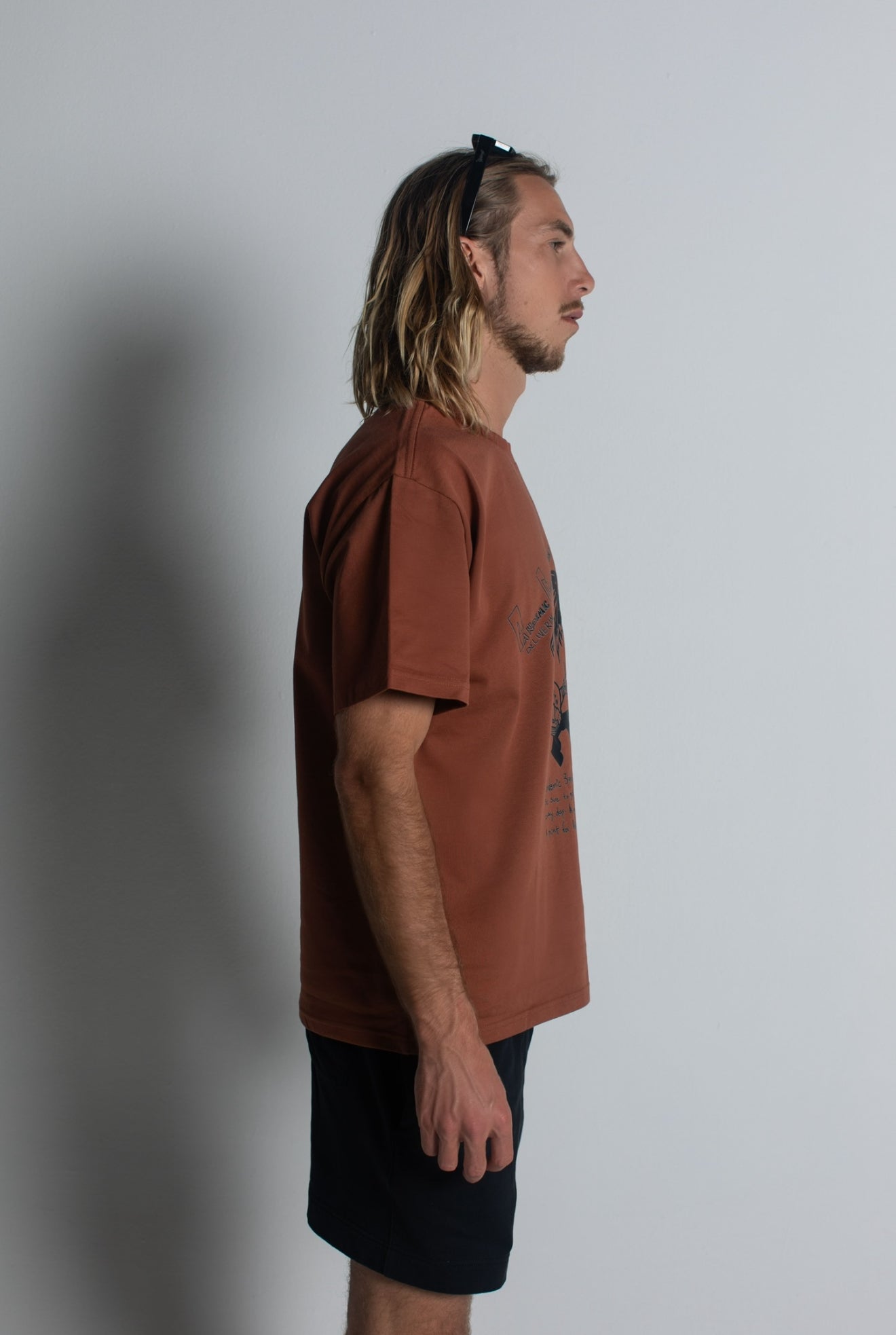 Pandemic No Fear Kava Bar Tee in Clay