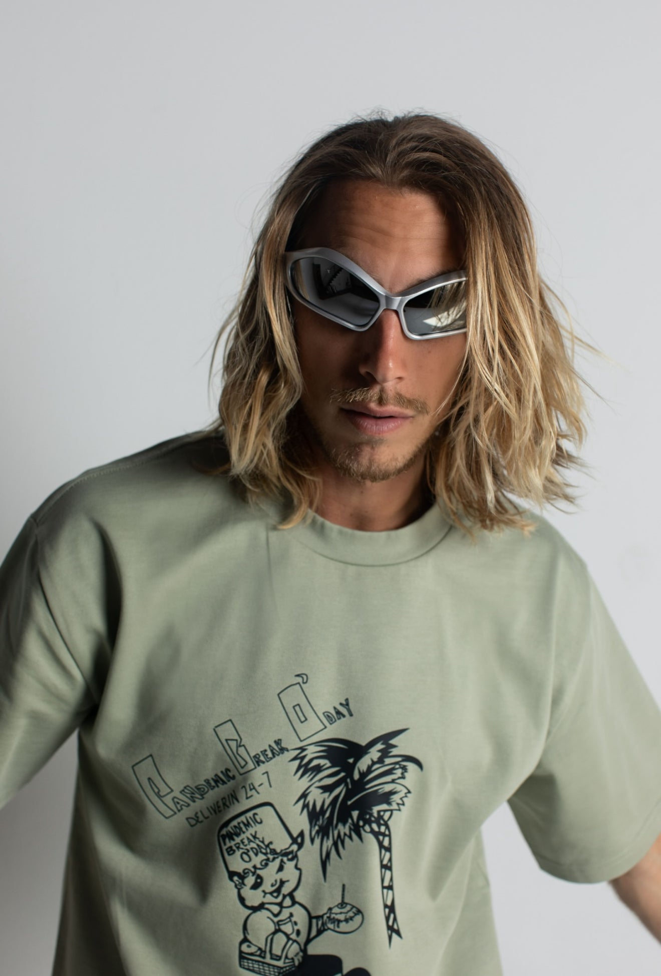 Pandemic No Fear Kava Bar Tee in Pistachio