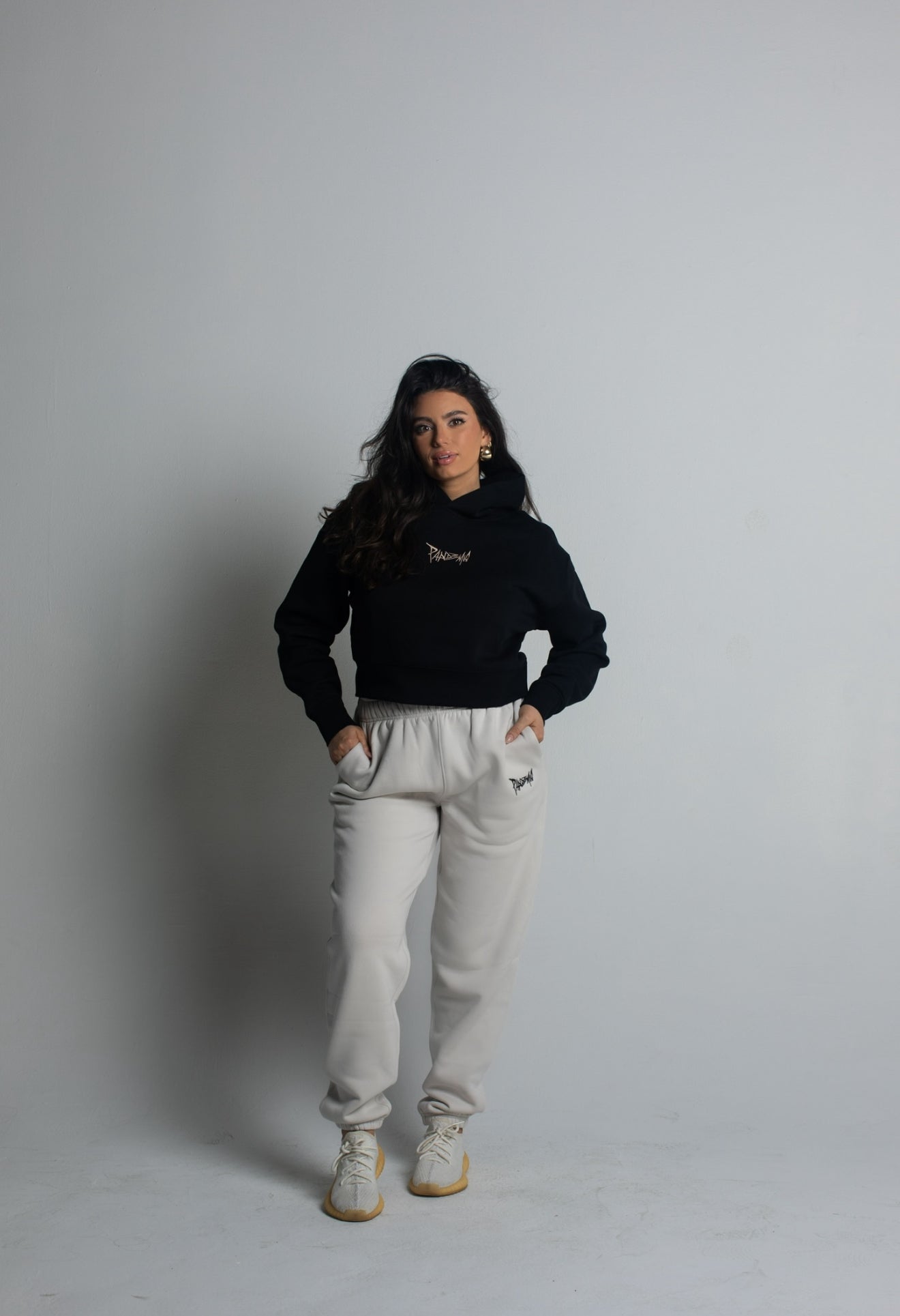 No Limit Women's Relax Crop Hood in Noir