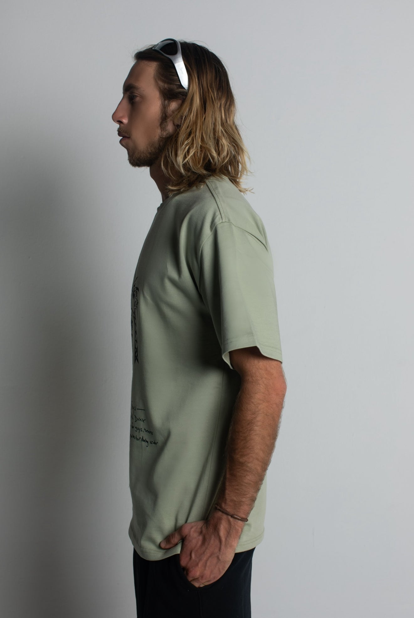 Pandemic No Fear Kava Bar Tee in Pistachio