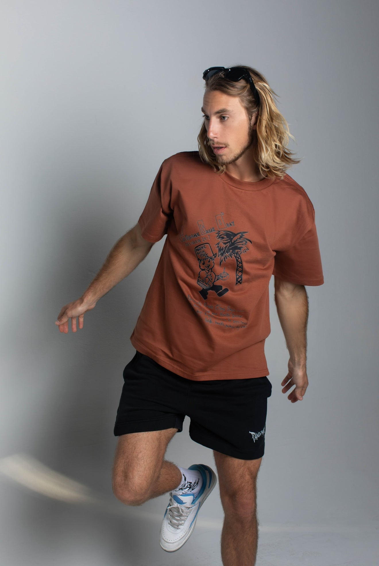 Pandemic No Fear Kava Bar Tee in Clay