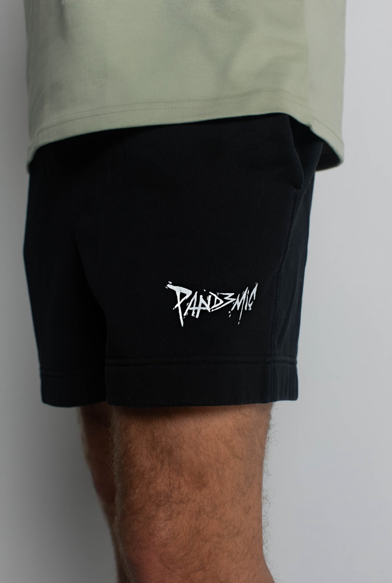 Relax Track Shorts in Noir