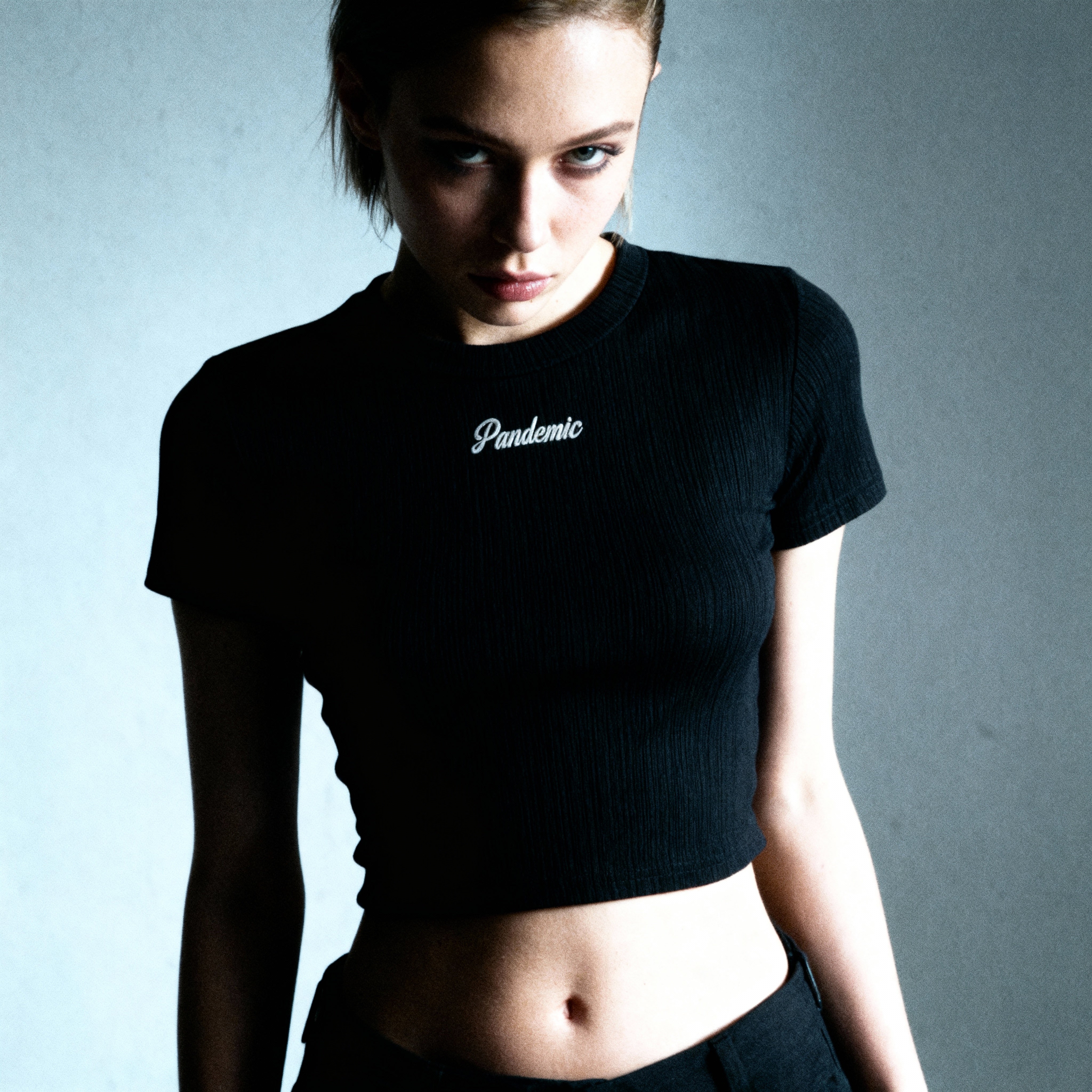 No Limit Micro Rib Baby Tee in Noir